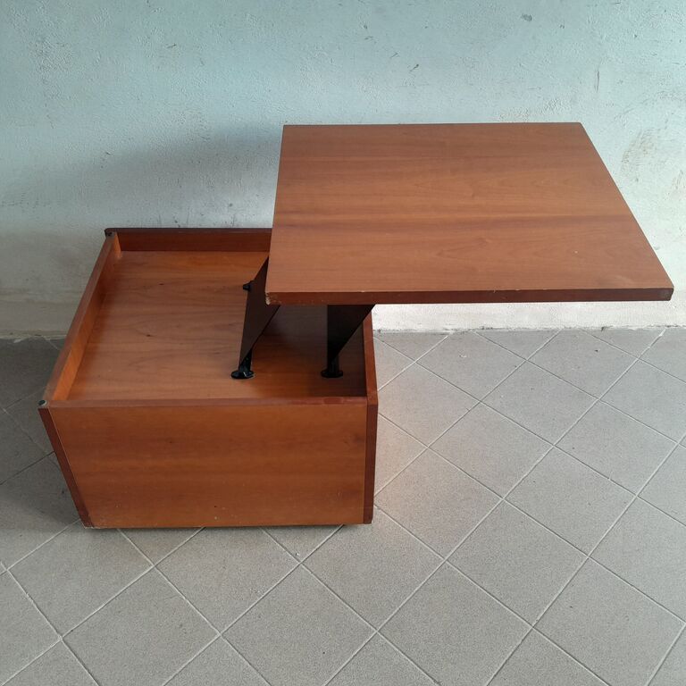 5376029 Comodino in ciliegio con