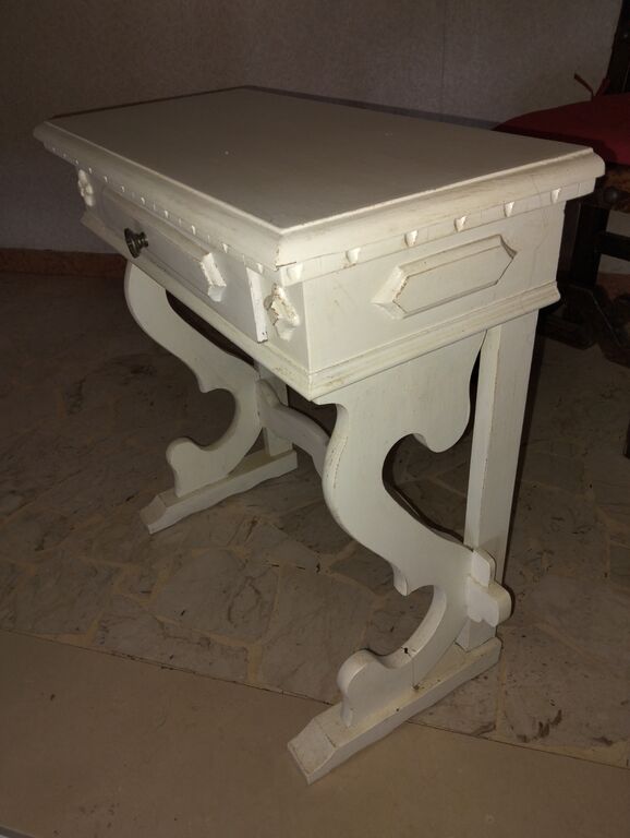 5411130 Comodino laccato antico