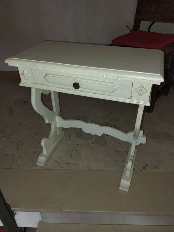 5411131 Comodino laccato antico