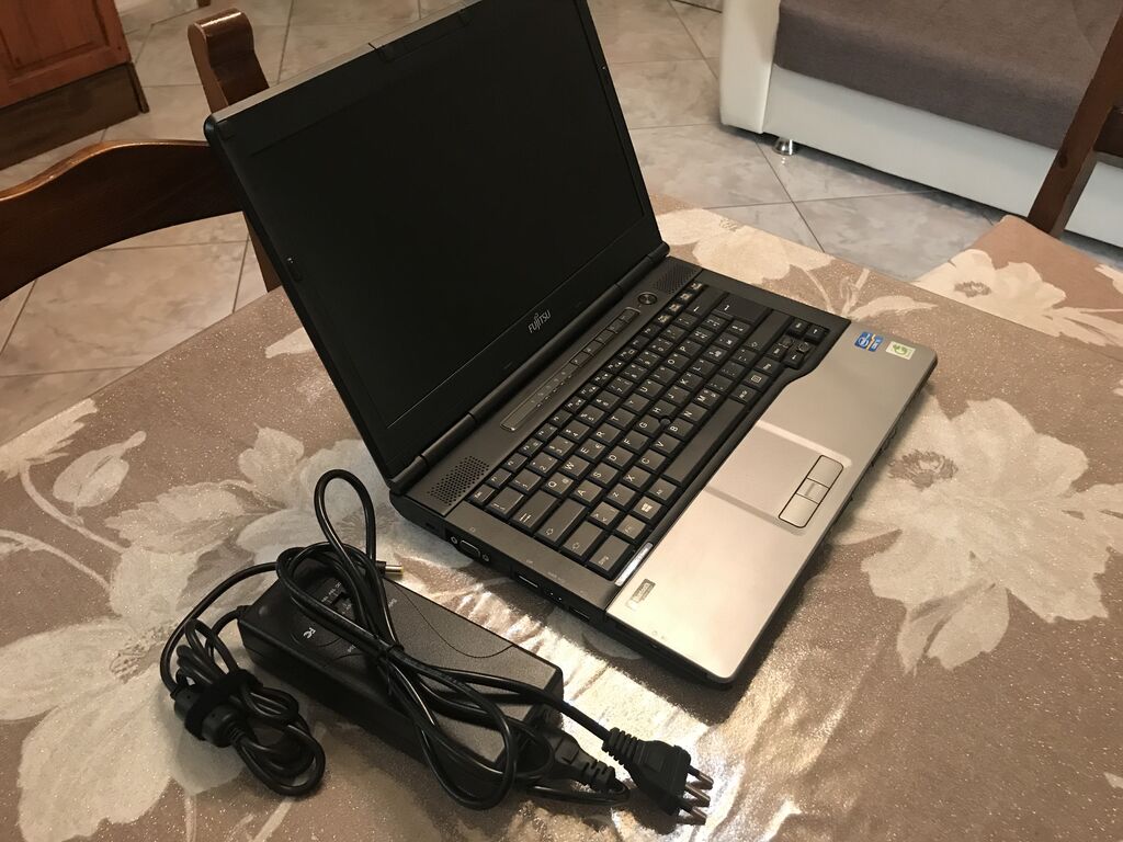 4249081 Computer portatile  Fujitsu S752