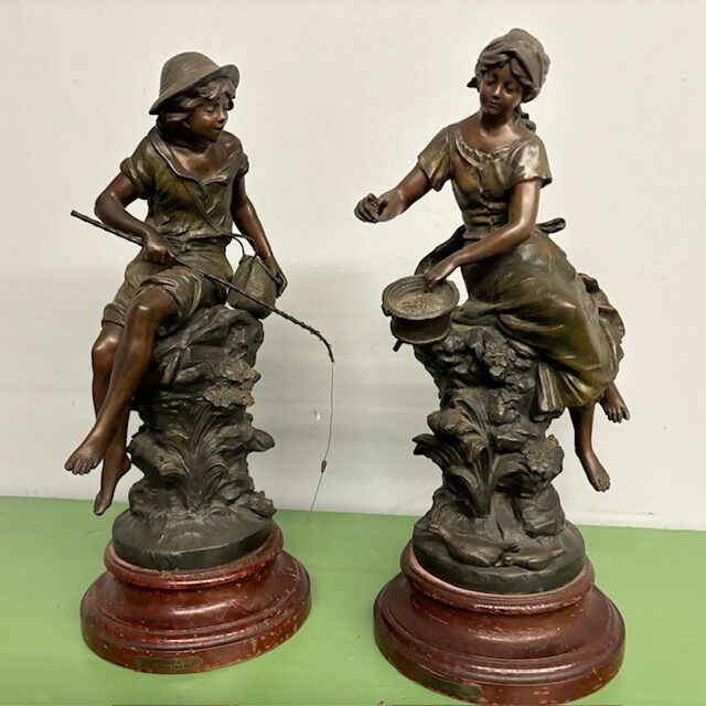 5347881 Coppia di sculture auguste