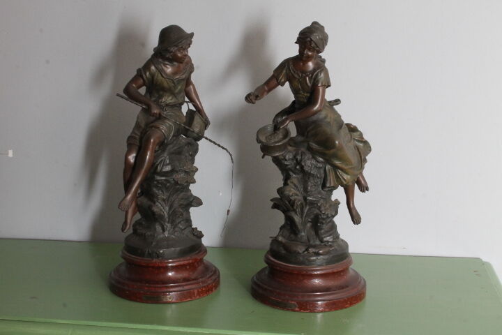5347882 Coppia di sculture auguste