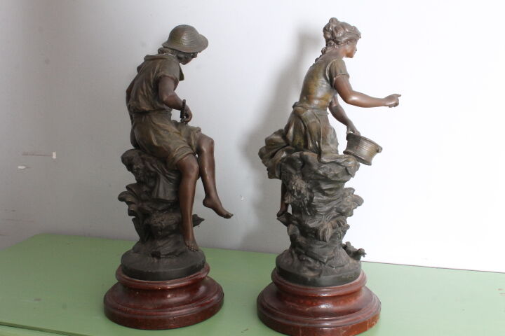 5347885 Coppia di sculture auguste