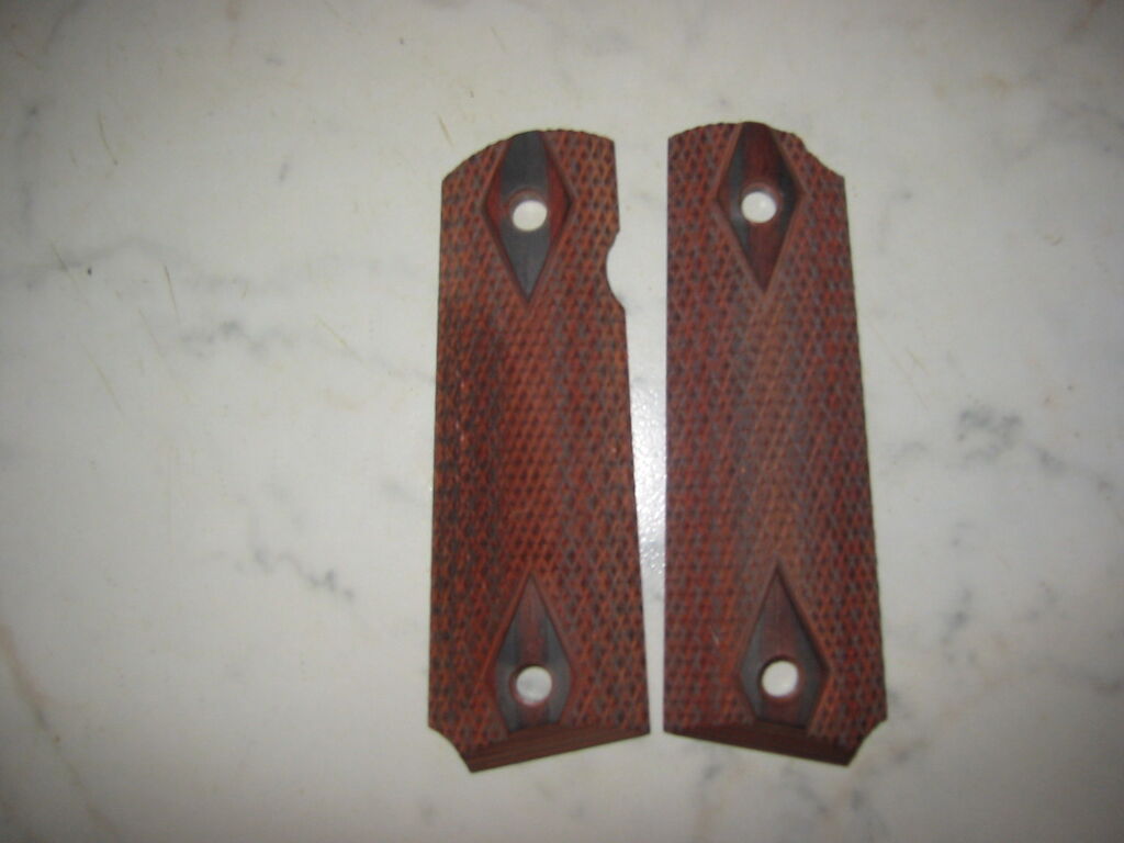 5411008 Coppia guancette per colt 1911