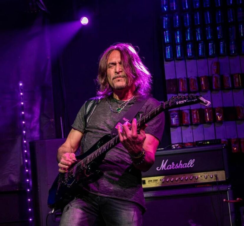 5404966  corsoChitarrista professionista