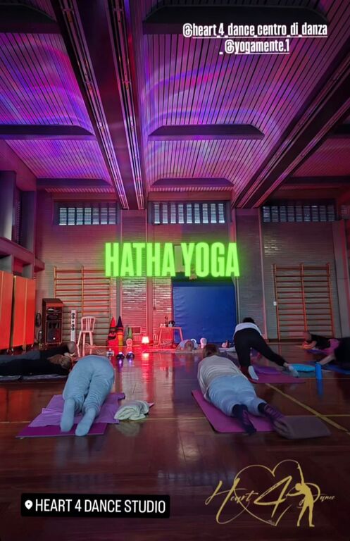 5375325  corsoCORSO DI HATHA YOGA