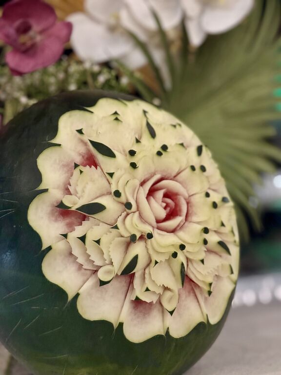 5403302  corsoFruit carving