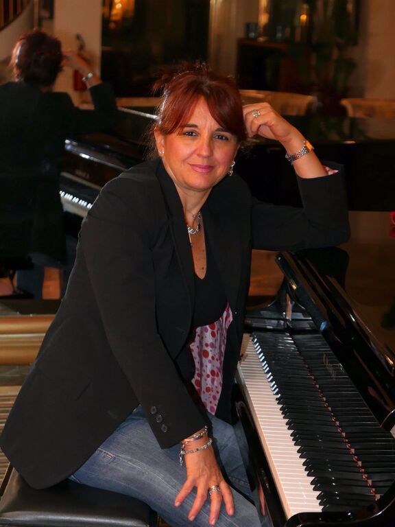 5383734  corsoInsegnante di Canto