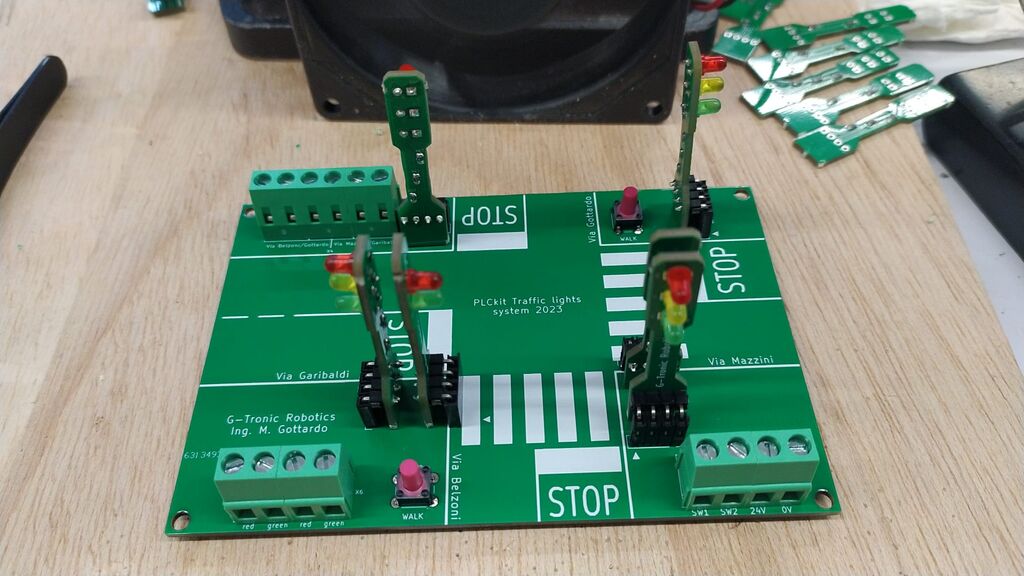 5394227  corso programmazione PLC con