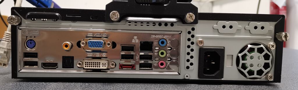 5405603 desktop gigabyte chassis +
