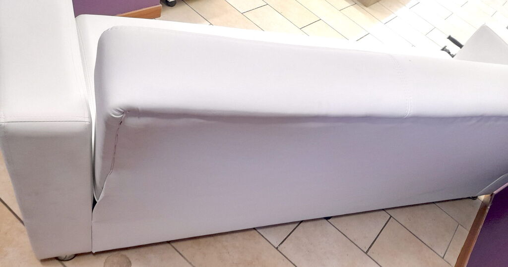 5376399 Divano letto matrimoniale bianco