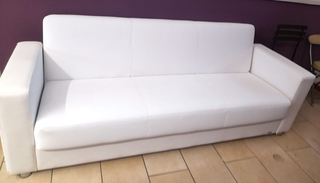 5376403 Divano letto matrimoniale bianco