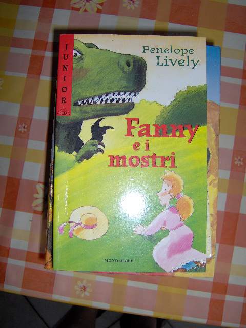 3737008  Fanny e i mostri-P. Lively