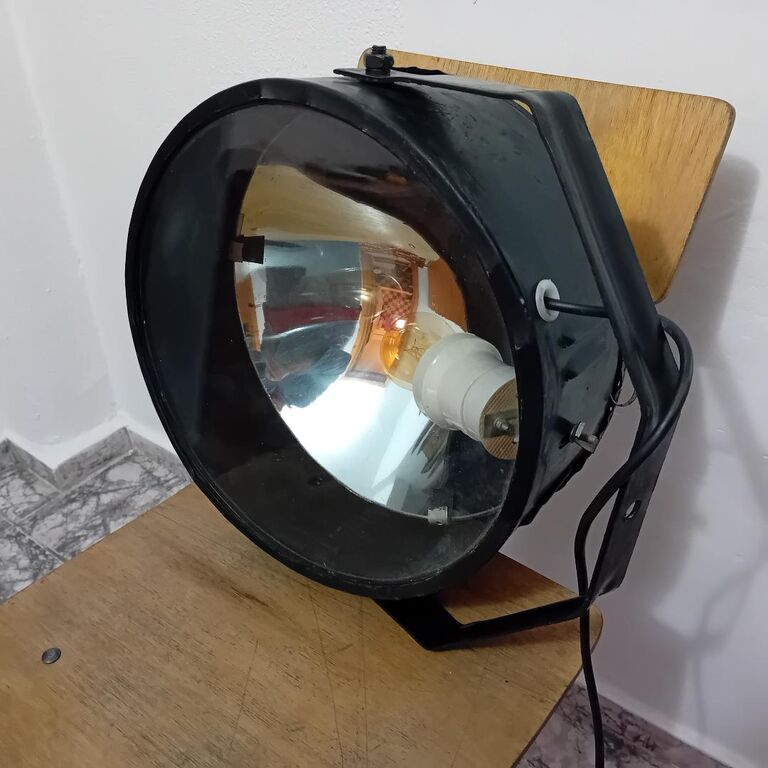 5405227 Faro da ferrovia grande anni 30