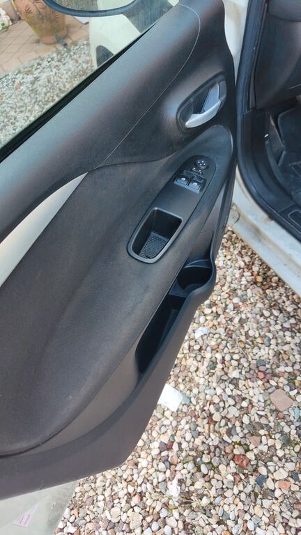 5404144  FIAT Punto 1.4