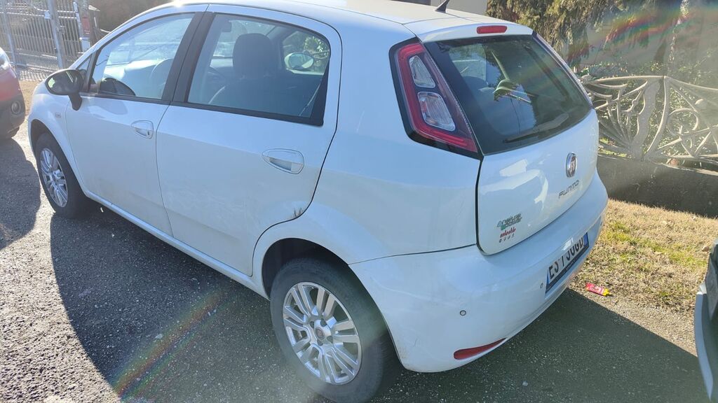 5404146  FIAT Punto 1.4