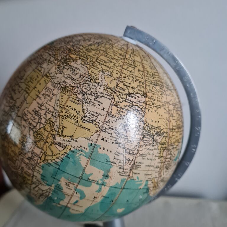 5410873 Globo fisico e politico 