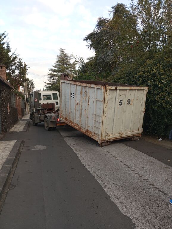 5410546 Gratis eseguiamo sgomberi di