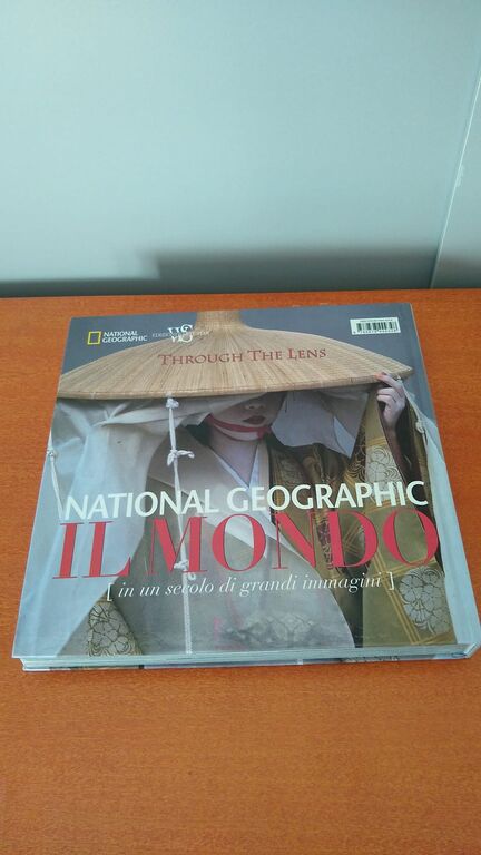 5350935 Il mondo. through the lens