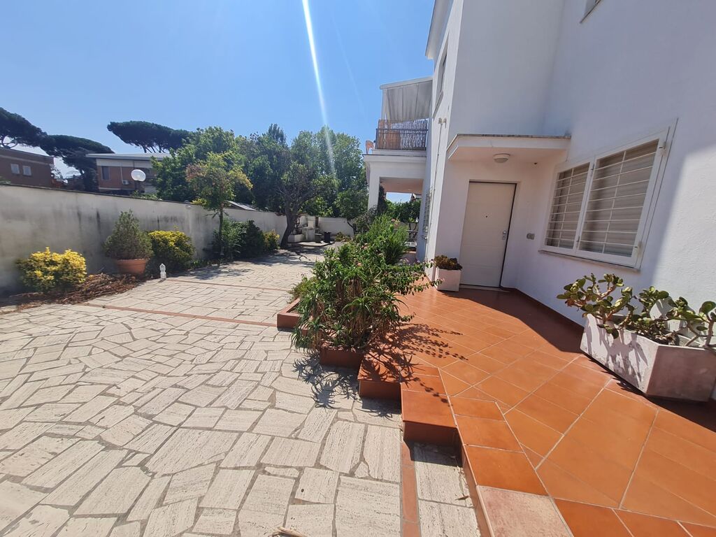 5370622  in affitto villa ideale