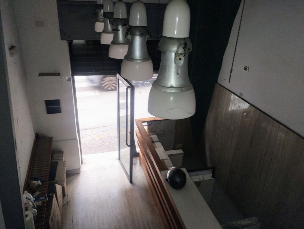 5388136  in affitto negozio Centro