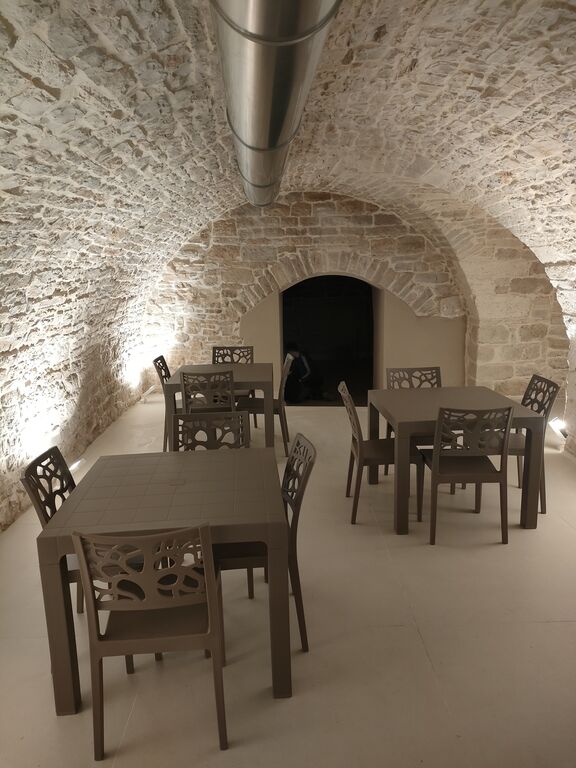 5406592  in affitto ristorante Centro