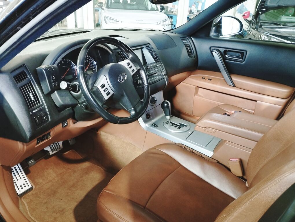 5367748  INFINITI Q45 AMERICA