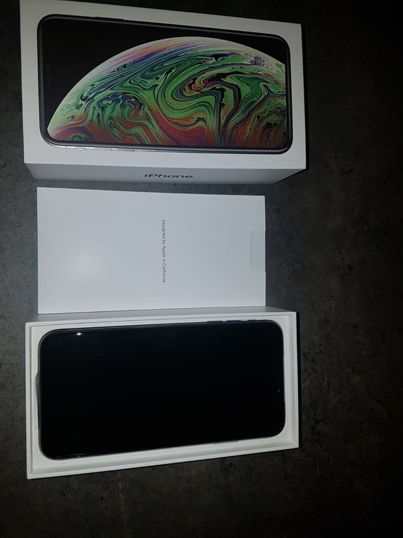 3808509 IPhone xsmax space gray