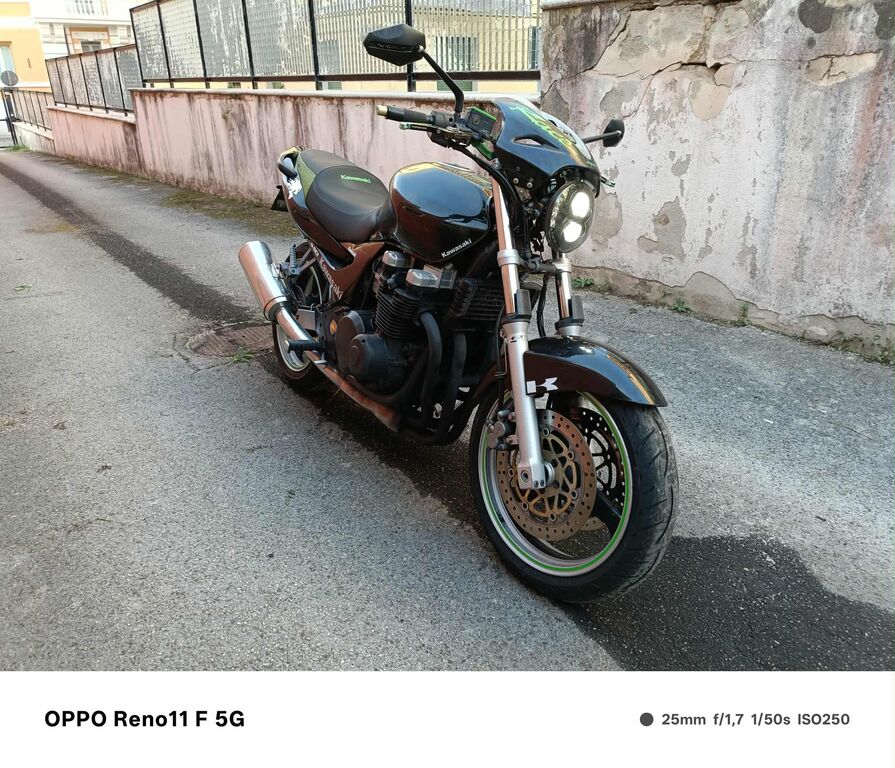 5406626  KAWASAKI ZR 7 NAKED