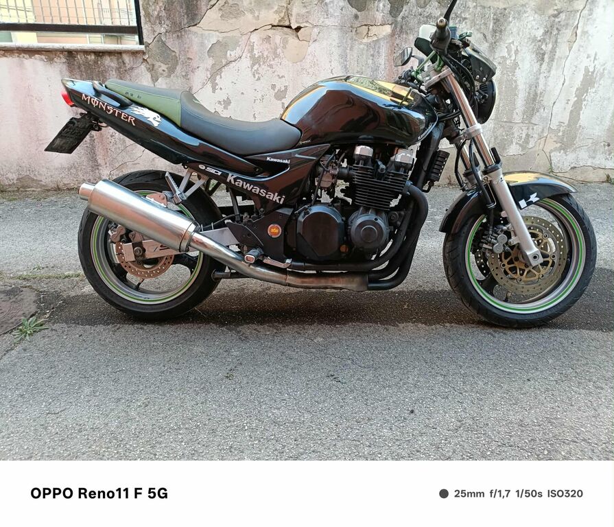 5406627  KAWASAKI ZR 7 NAKED