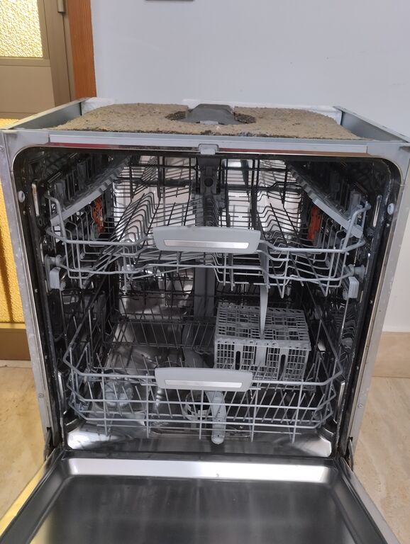 5406128 Lavastoviglie a incasso ariston