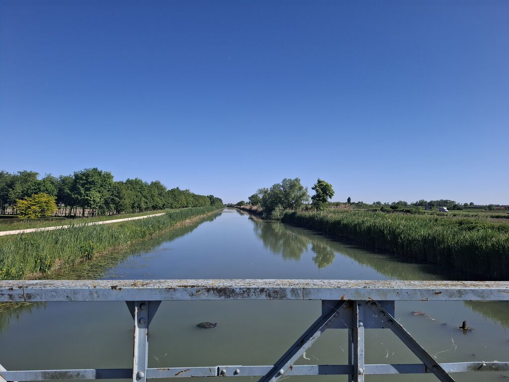 5402409 Le mie mani , la schiuma e tu