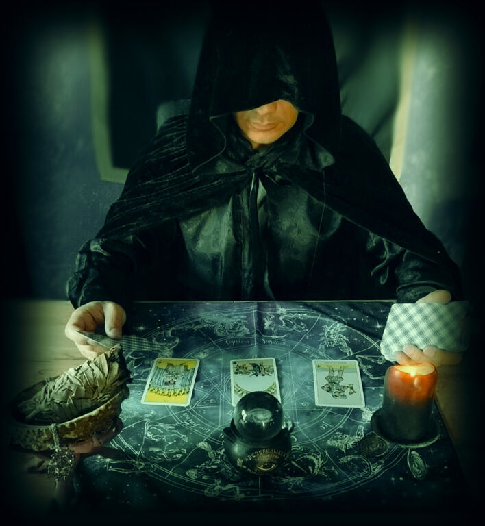 5408822 Lettura dei tarocchi e magia