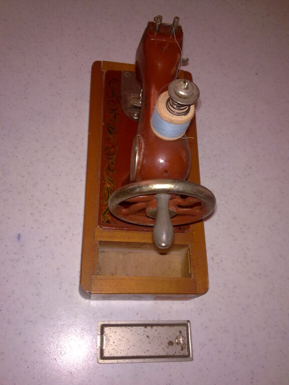 5375851 Macchina da cucire made in ussr