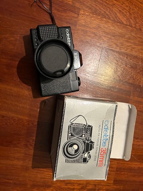 5374672 Macchina fotografica odette 3000