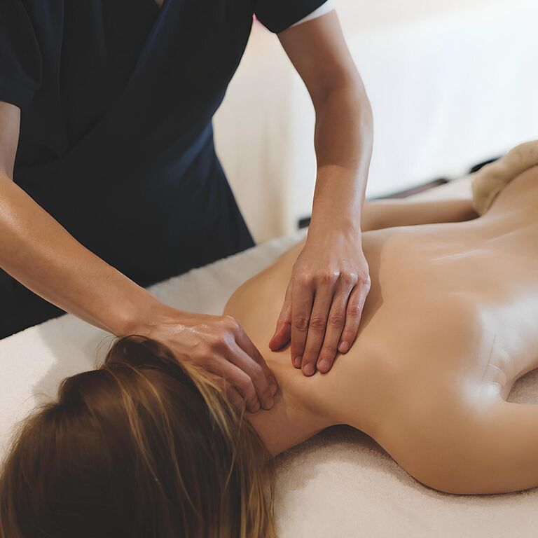 5350909 Massaggiatore olistico esperto