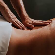 5395281 Massaggiatore olistico esperto