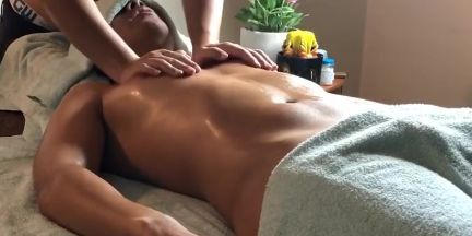 5387742 Massaggio ayurvedico