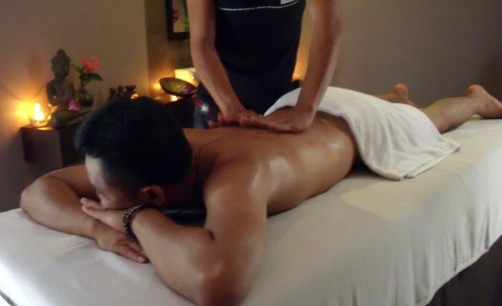 5408452 Massaggio ayurvedico