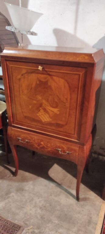 5367162 Mobile bar anni 50 con lampada e
