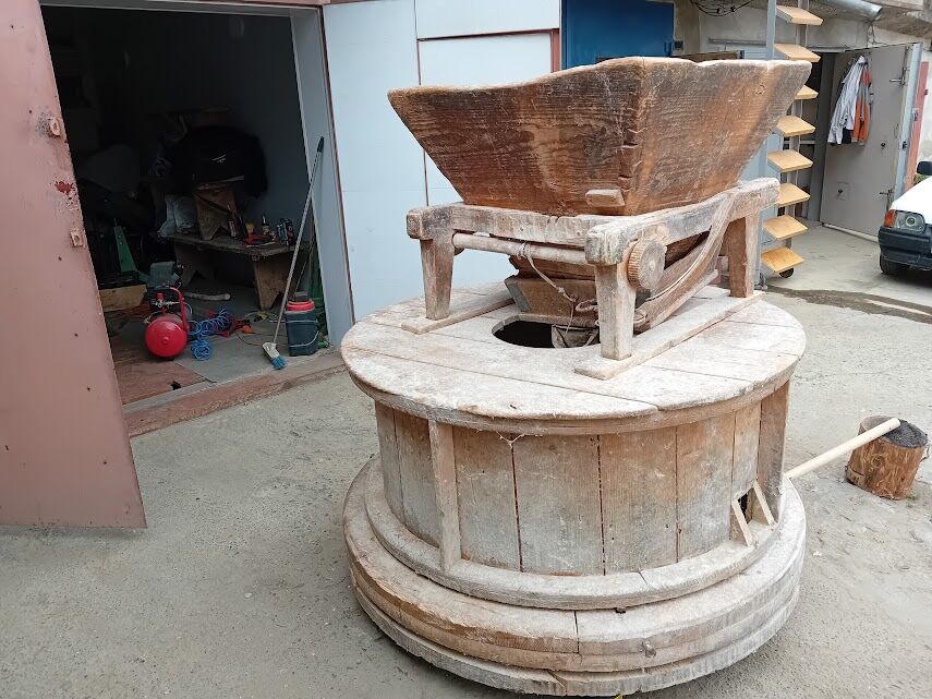 5410189 Mulino antico per arredamento