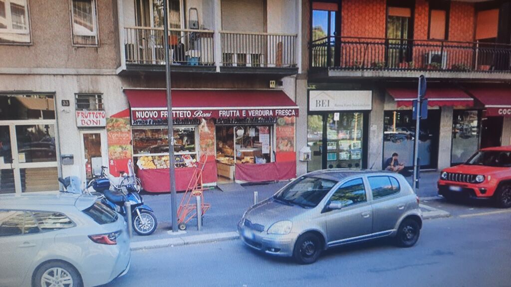 5362318 Negozio 120 mq. zona washington