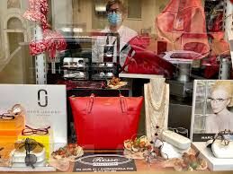 5402354  negozio 5 GIORNATE  mq122