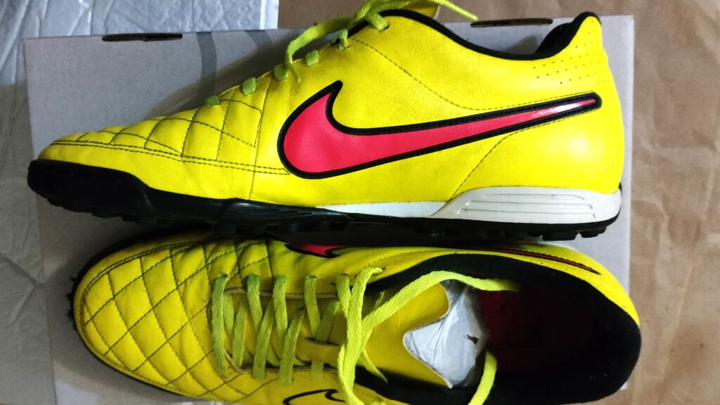 5405450 Nike da calcetto tiempo legend