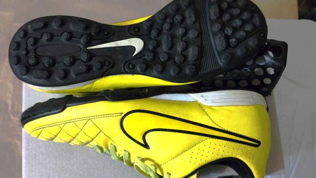 5407359 Nike da calcetto tiempo legend