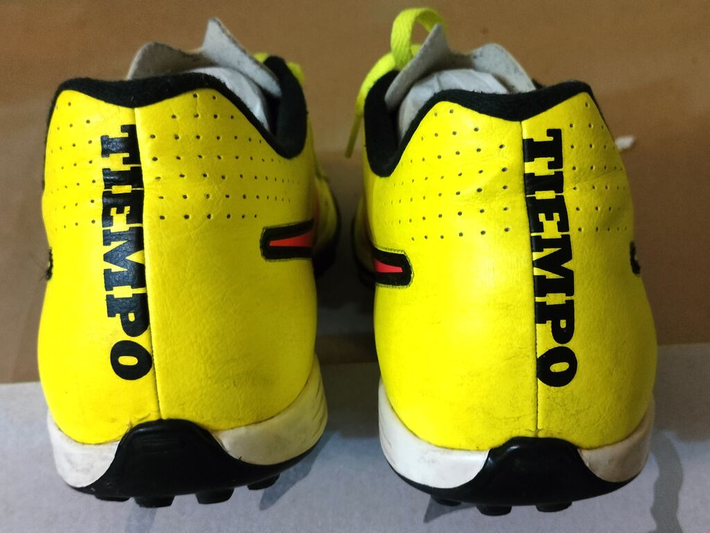 5407360 Nike da calcetto tiempo legend