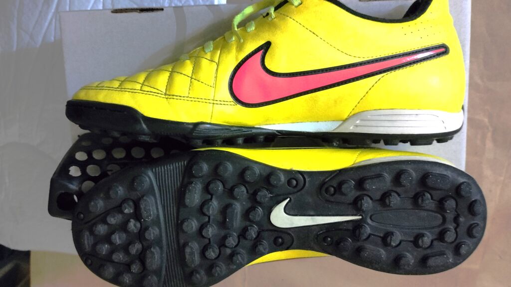 5407362 Nike da calcetto tiempo legend