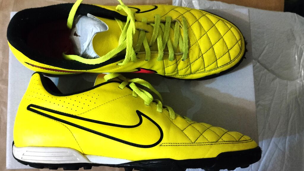 5407363 Nike da calcetto tiempo legend