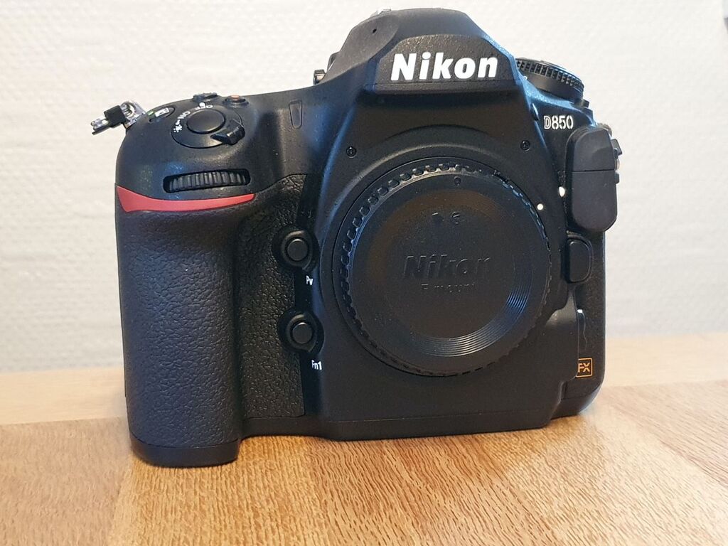 5050535 Nikon D850 con 2 obiettivi e