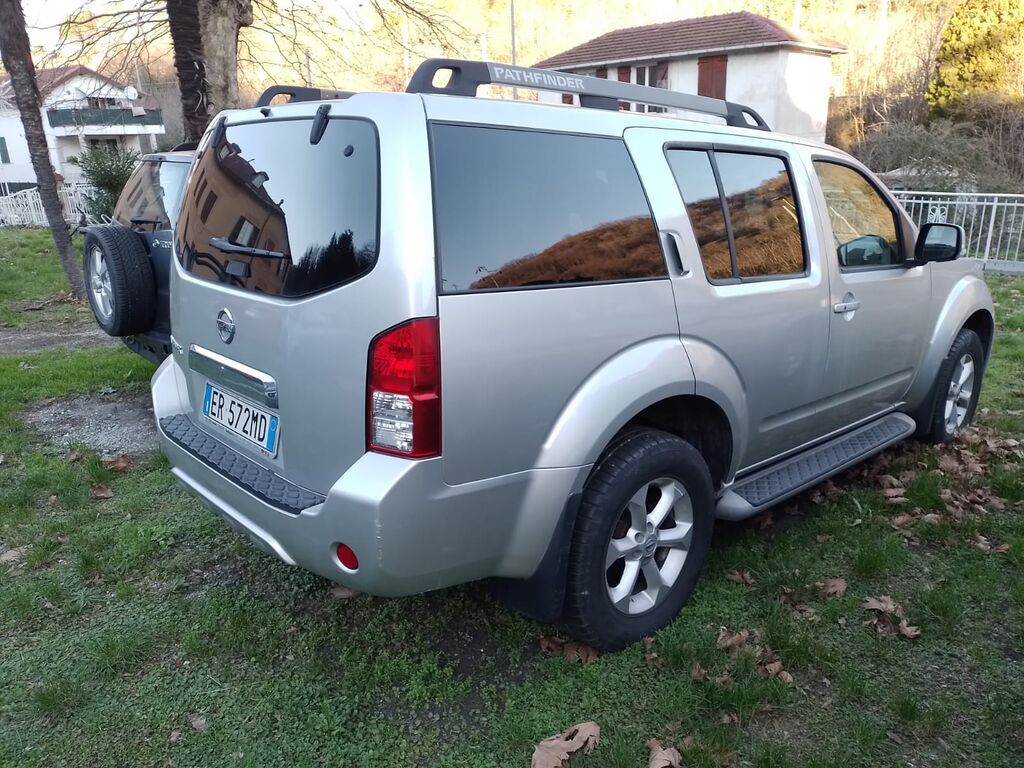 5403863  NISSAN Pathfinder 4x4